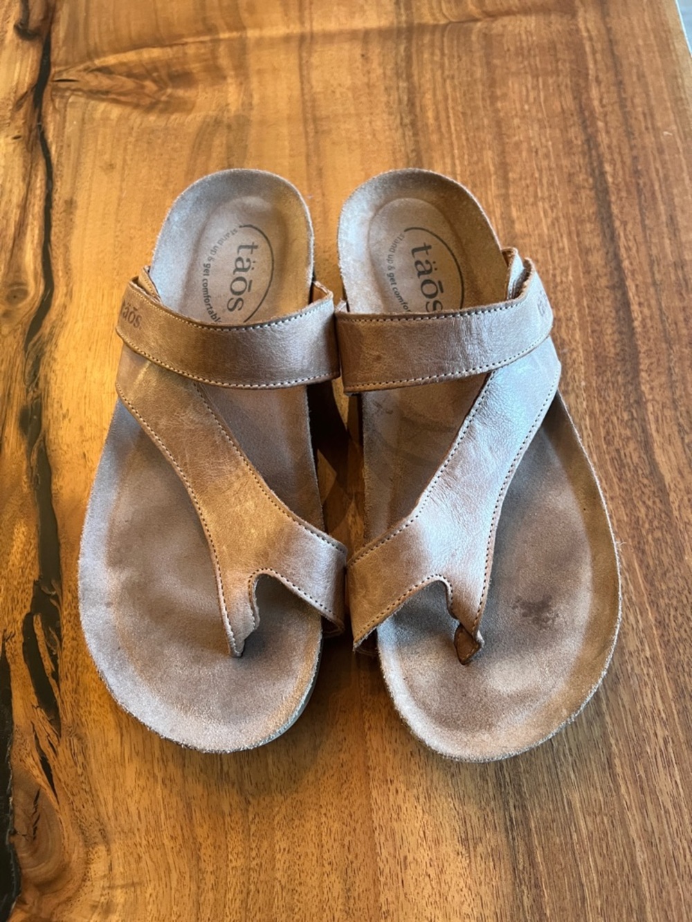 Taos Lola sandal Sz 36